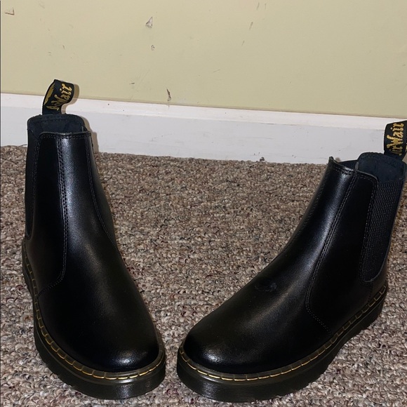Unisex New Dr. Martens Dorrain Chelsea Black Leather Boots M6 W7 - Picture 5 of 11